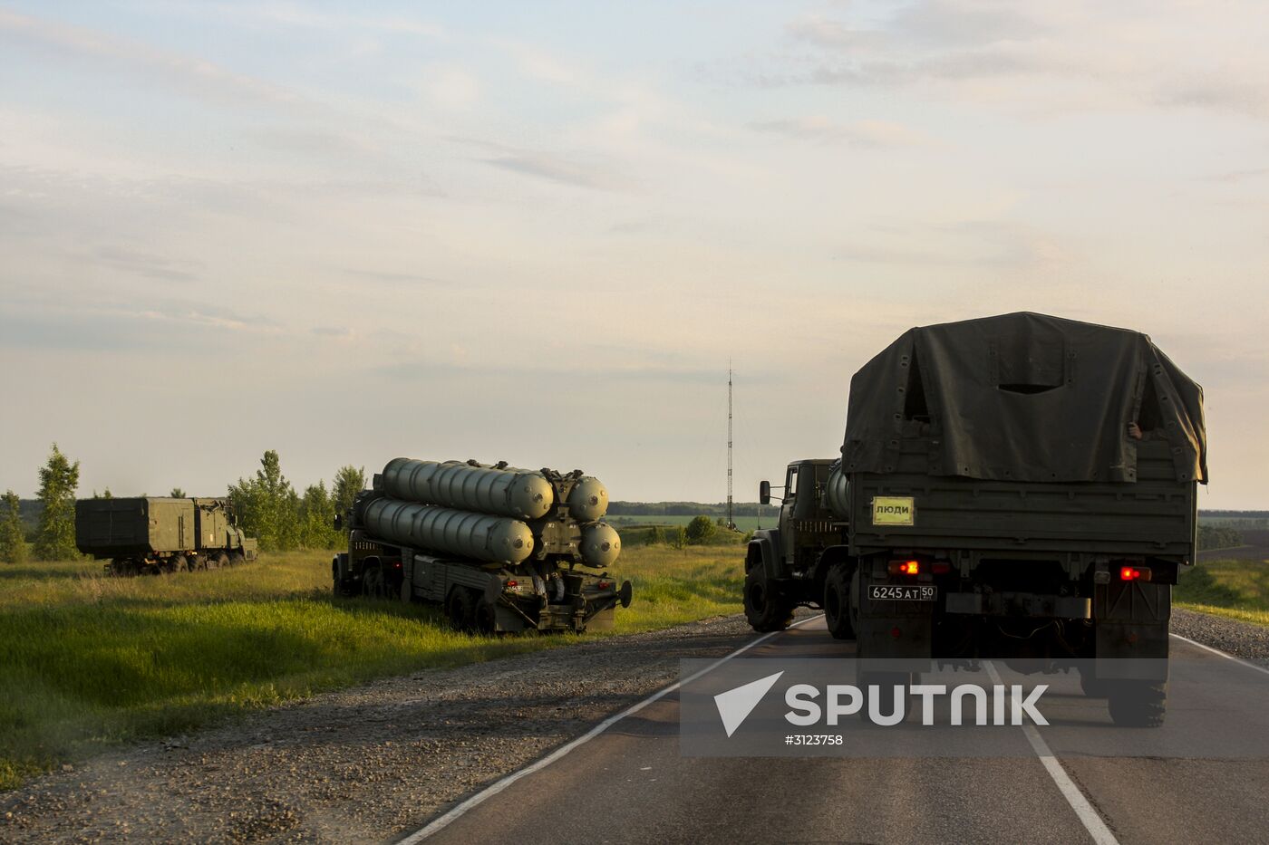 Air defense drill involving S-300 Favorite surface-to-air missile system unit