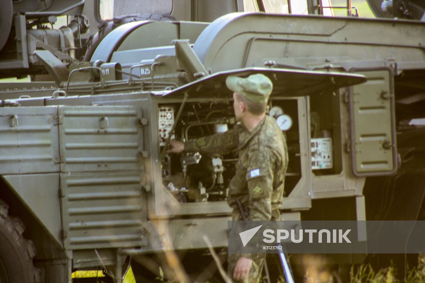 Air defense drill involving S-300 Favorite surface-to-air missile system unit