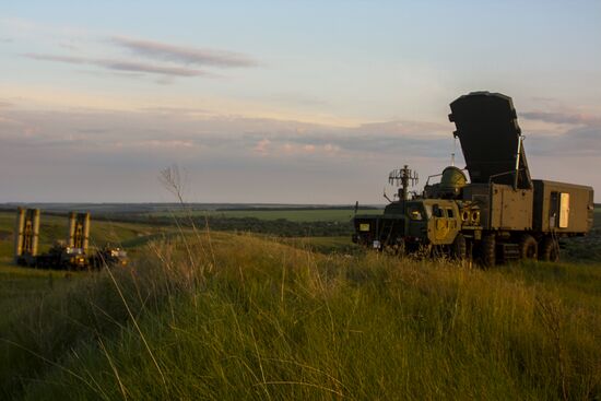 Air defense drill involving S-300 Favorite surface-to-air missile system unit