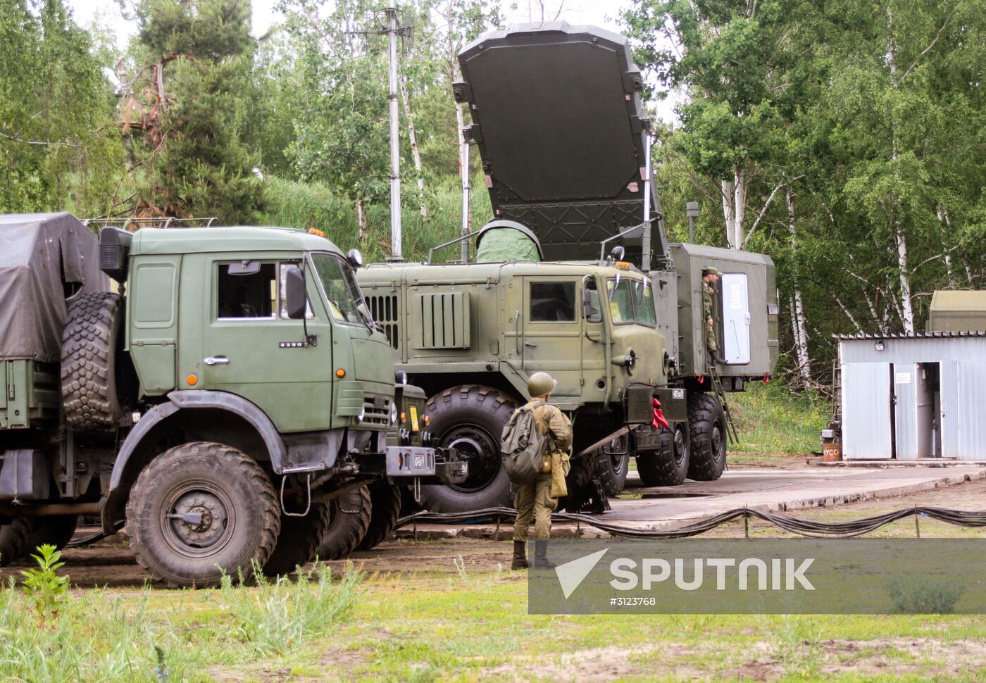 Air defense drill involving S-300 Favorite surface-to-air missile system unit