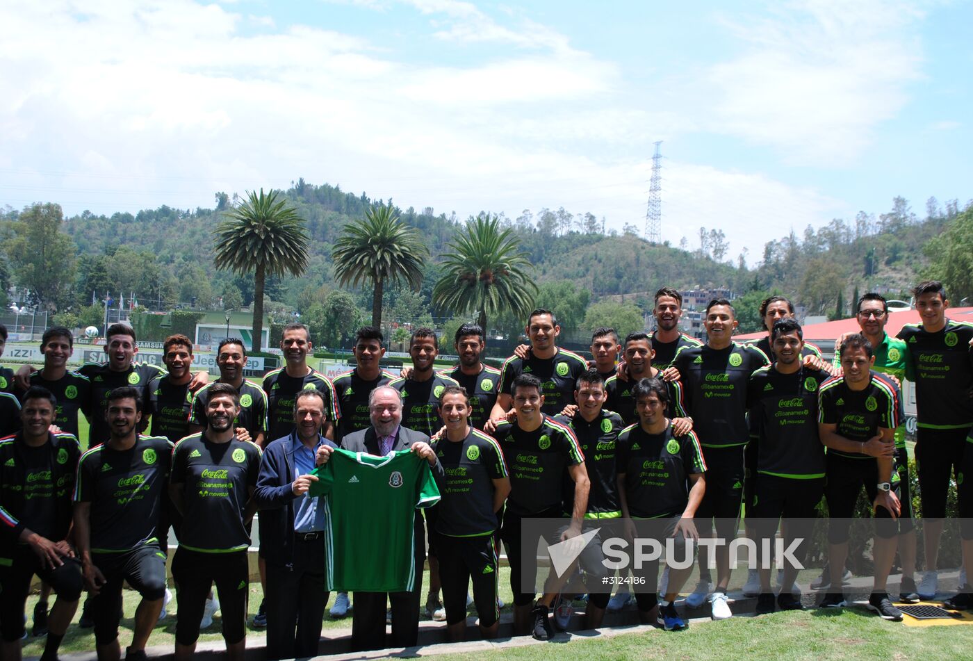 Mexico national team before leaving for 2017 FIFA Confederations Cup