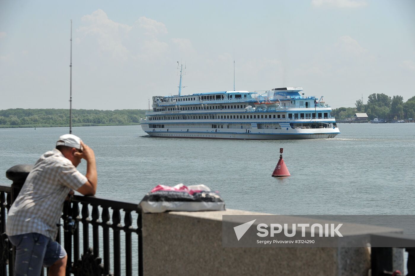 Passenger liner General Vatutin arrives in Rostov-on-Don