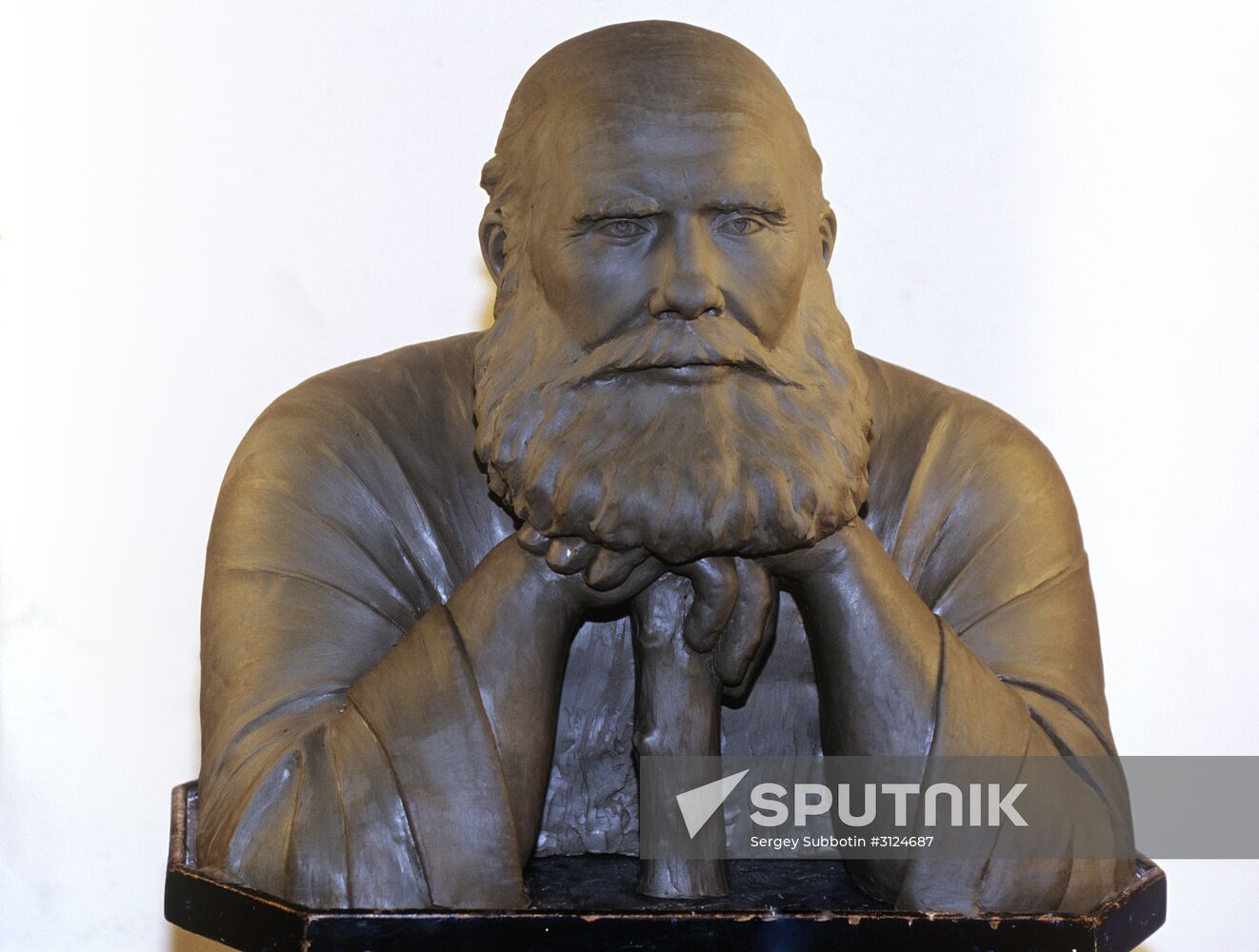 Sculptural portrait made by forensic expert Sergei Nikitin
