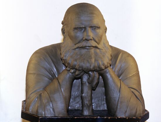 Sculptural portrait made by forensic expert Sergei Nikitin