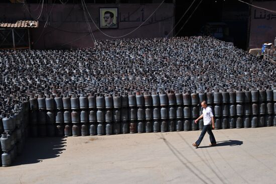 Gas tank production in As-Safira, Aleppo Governorate