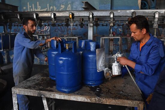 Gas tank production in As-Safira, Aleppo Governorate