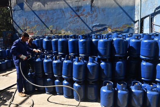 Gas tank production in As-Safira, Aleppo Governorate