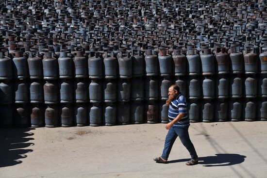 Gas tank production in As-Safira, Aleppo Governorate