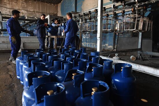 Gas tank production in As-Safira, Aleppo Governorate