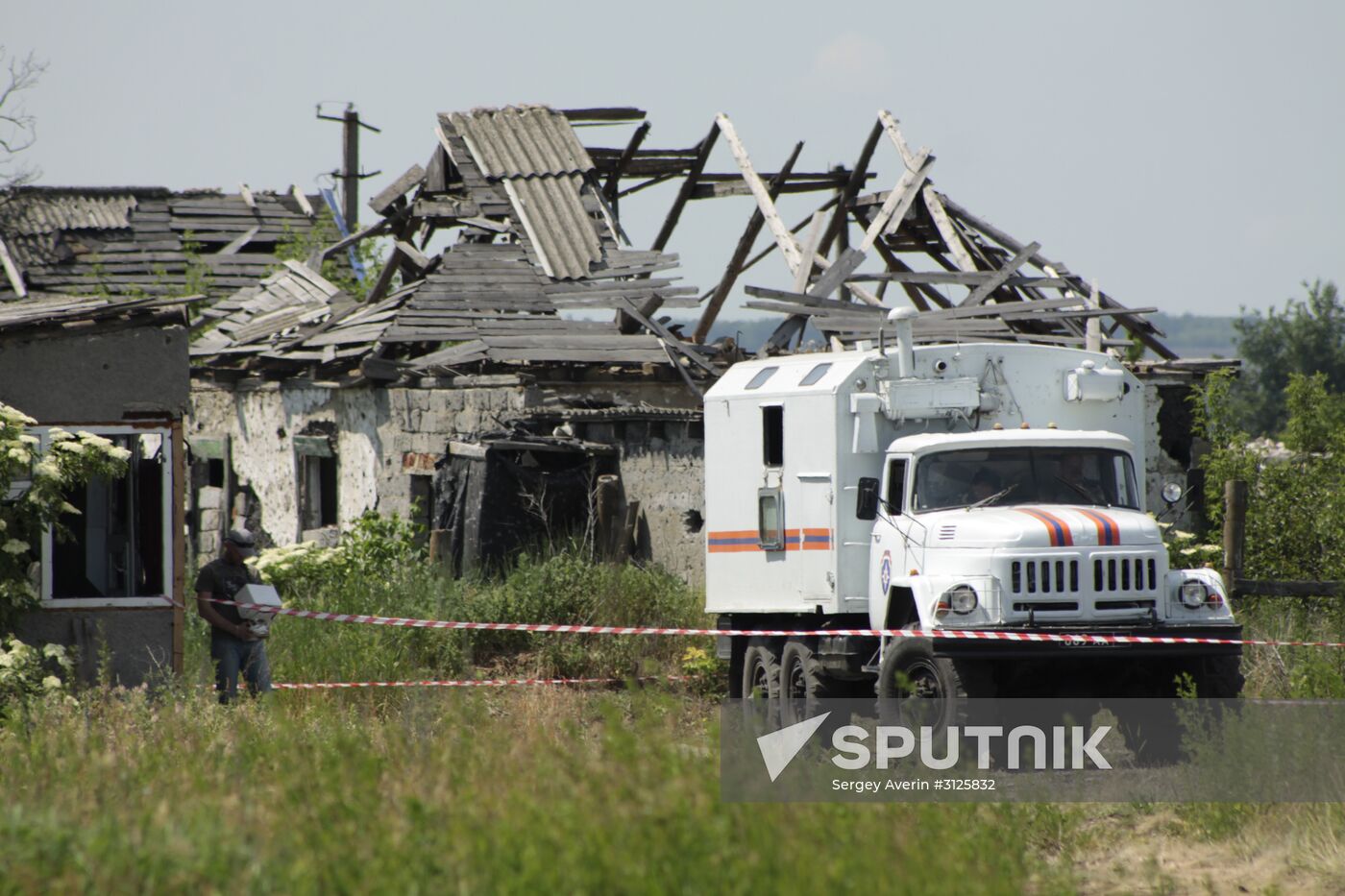 Mine clearing in Nikishino, Lugansk Region