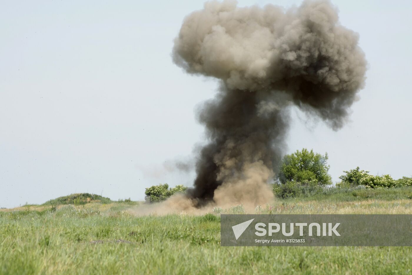 Mine clearing in Nikishino, Lugansk Region