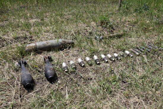Mine clearing in Nikishino, Lugansk Region