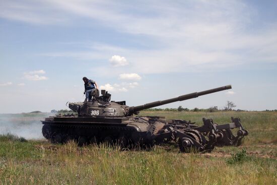 Mine clearing in Nikishino, Lugansk Region