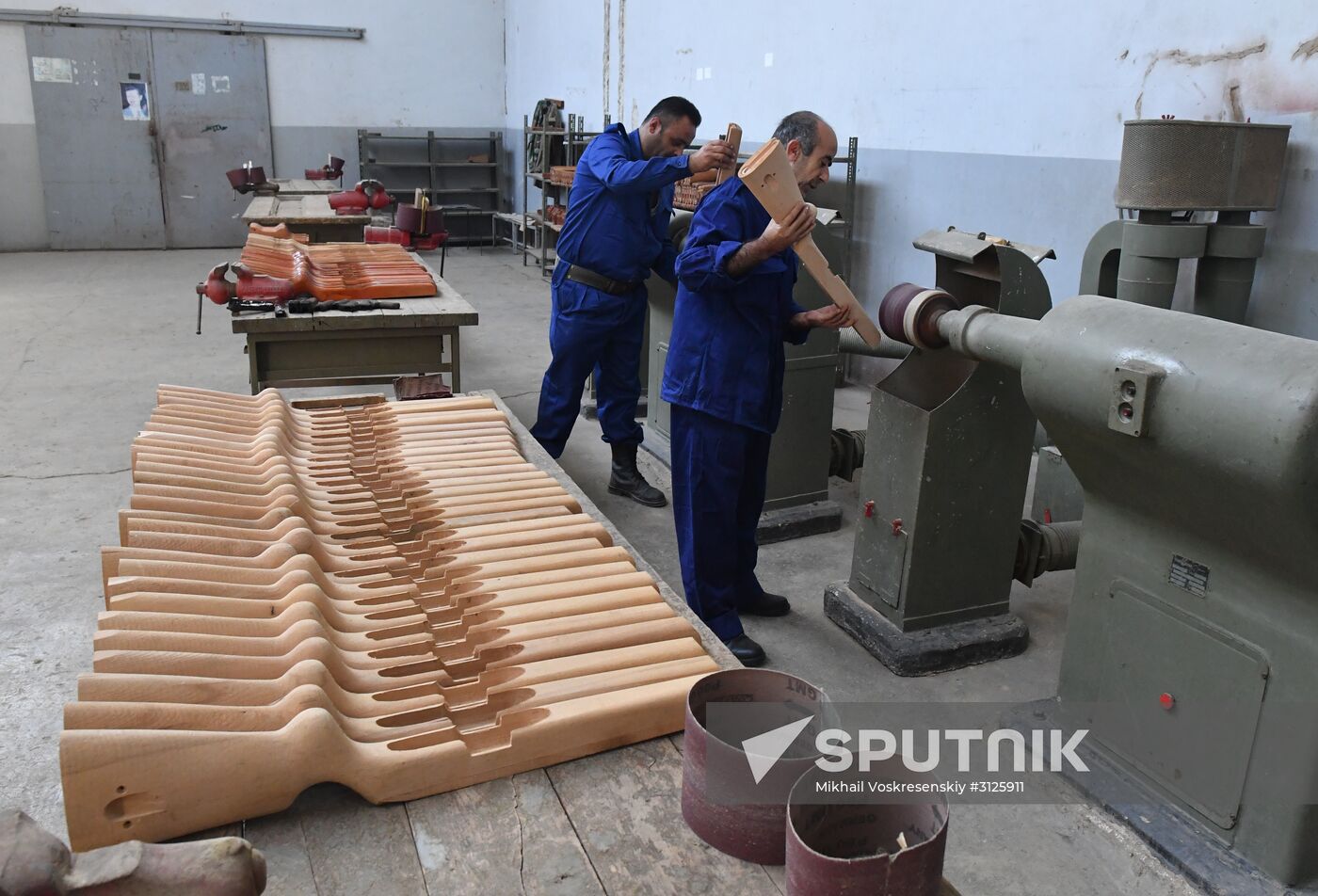 Artillery weapon, mortar and small arms repair works in Hama province