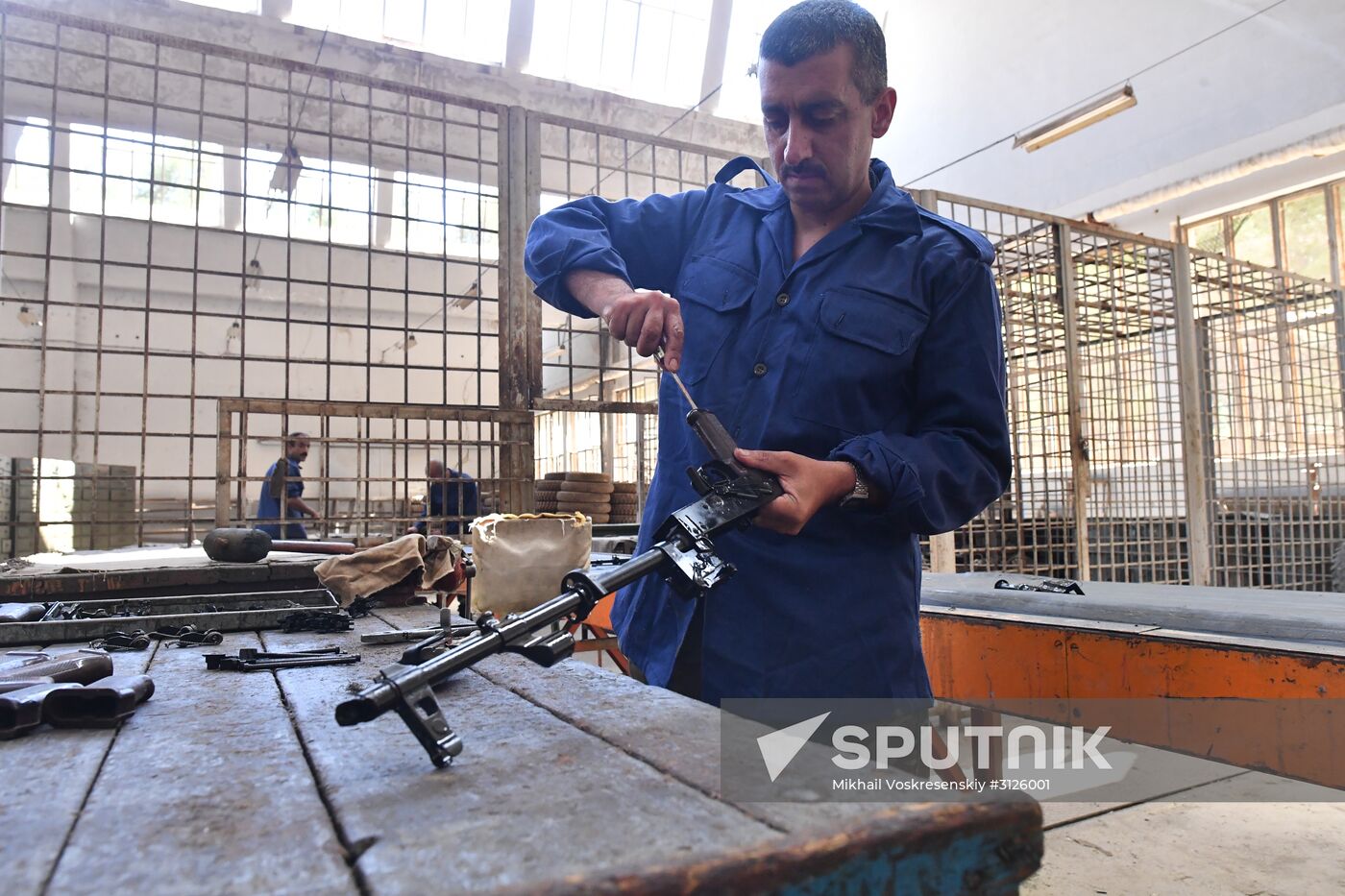 Artillery weapon, mortar and small arms repair works in Hama province