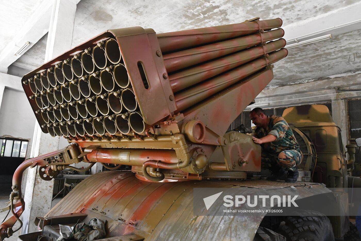 Artillery weapon, mortar and small arms repair works in Hama province