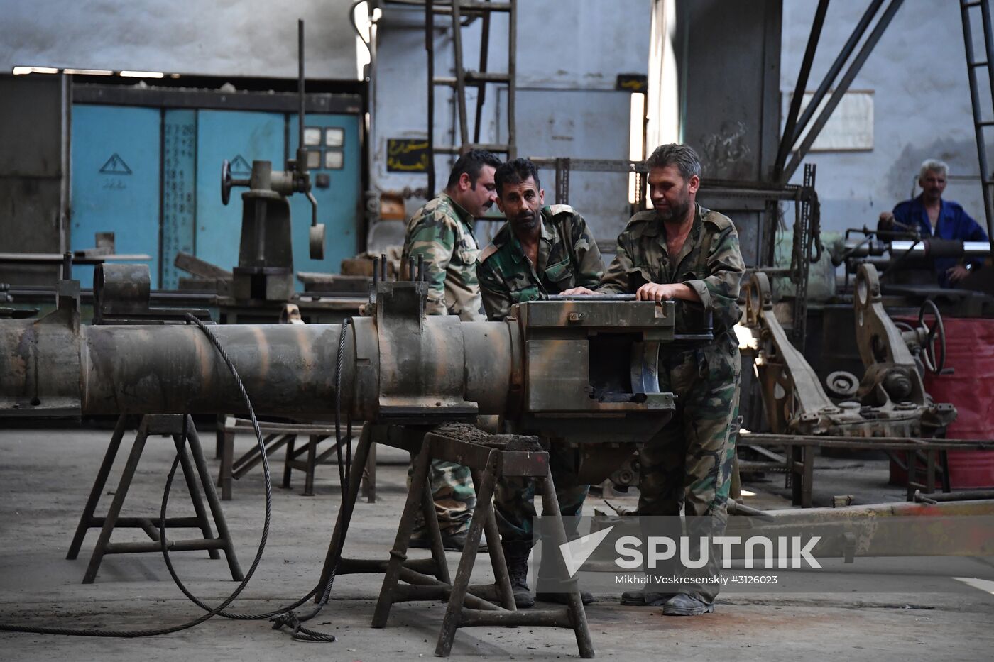 Artillery weapon, mortar and small arms repair works in Hama province