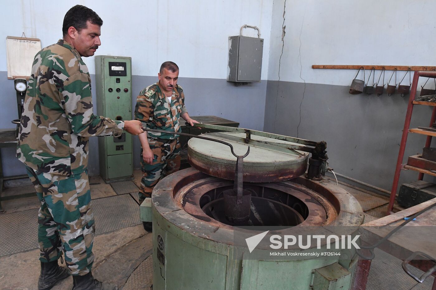Artillery weapon, mortar and small arms repair works in Hama province