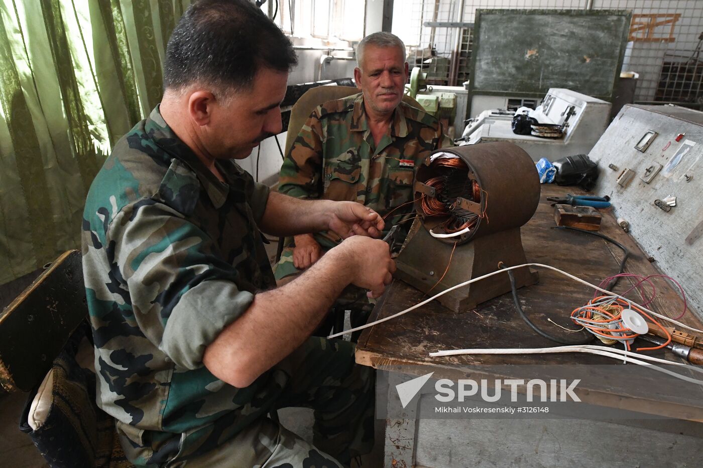 Artillery weapon, mortar and small arms repair works in Hama province