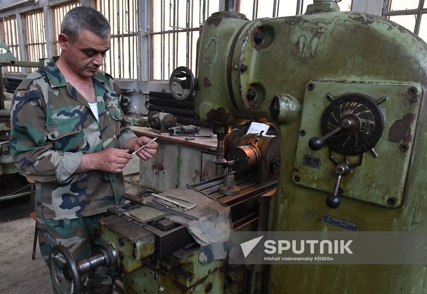 Artillery weapon, mortar and small arms repair works in Hama province