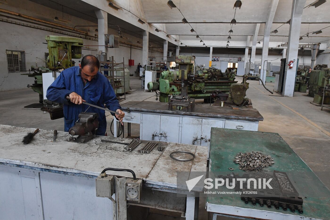 Artillery weapon, mortar and small arms repair works in Hama province