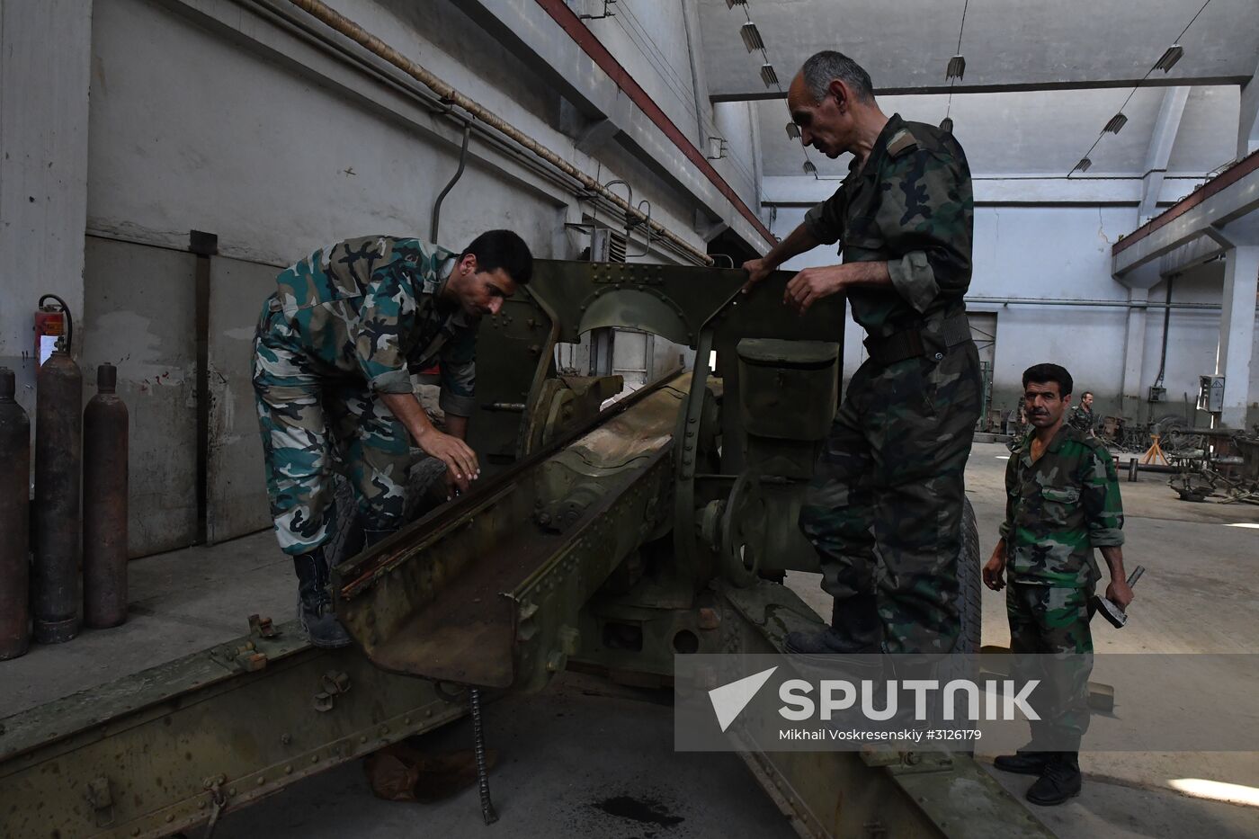 Artillery weapon, mortar and small arms repair works in Hama province