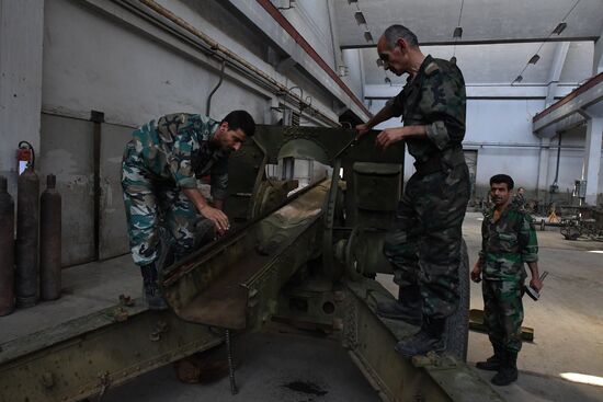 Artillery weapon, mortar and small arms repair works in Hama province