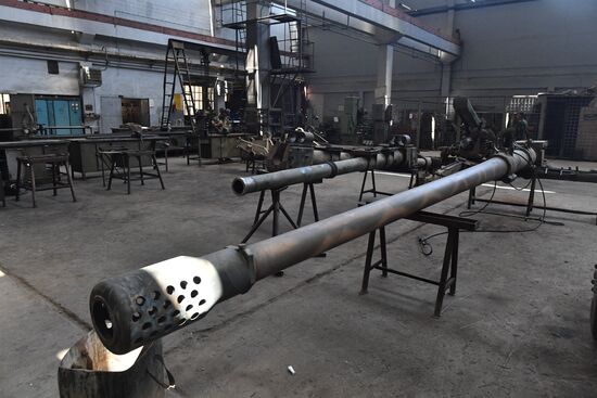 Artillery weapon, mortar and small arms repair works in Hama province