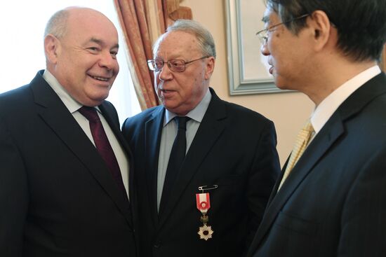 Valery Shadrin receives Order of the Rising Sun