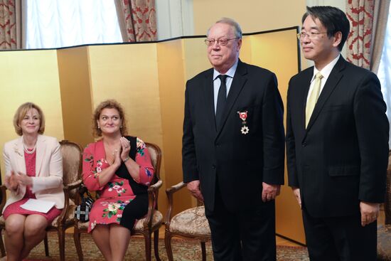 Valery Shadrin decorated with Order of the Rising Sun