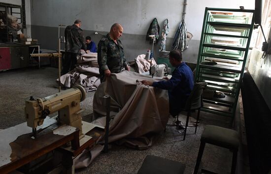 Artillery weapon, mortar and small arms repair works in Hama province