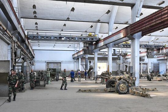Artillery weapon, mortar and small arms repair works in Hama province