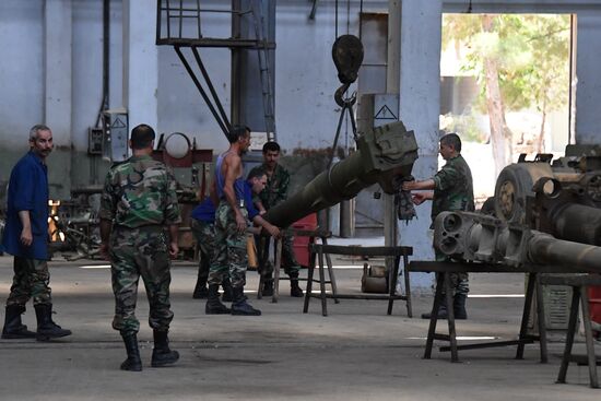 Artillery weapon, mortar and small arms repair works in Hama province