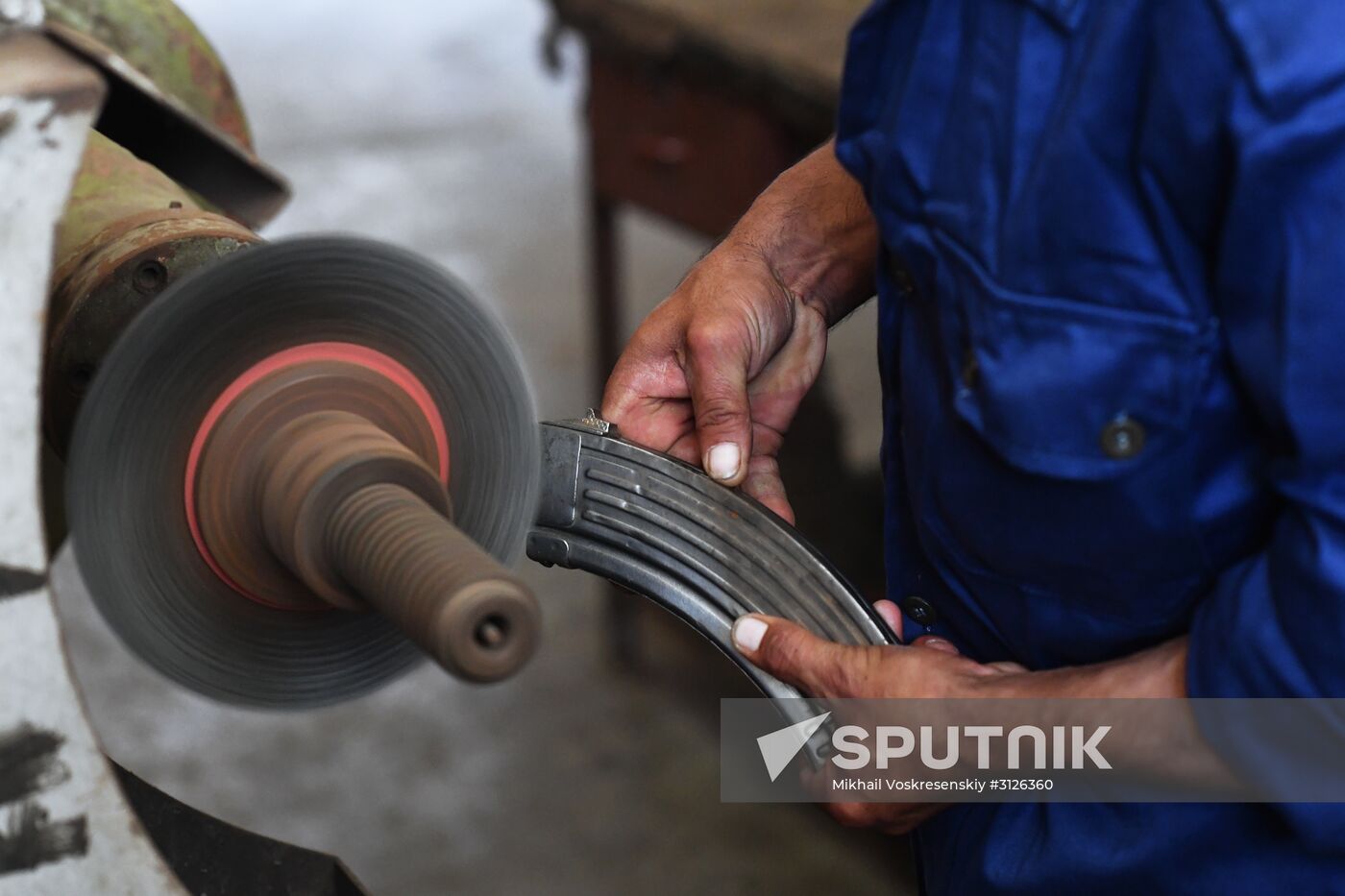 Artillery weapon, mortar and small arms repair works in Hama province