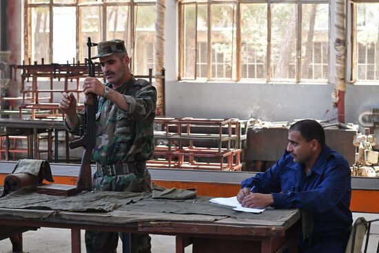 Artillery weapon, mortar and small arms repair works in Hama province