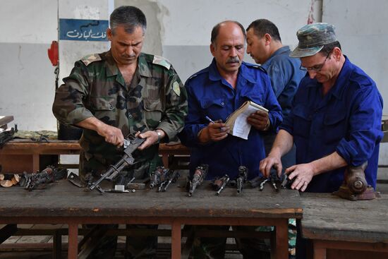 Artillery weapon, mortar and small arms repair works in Hama province