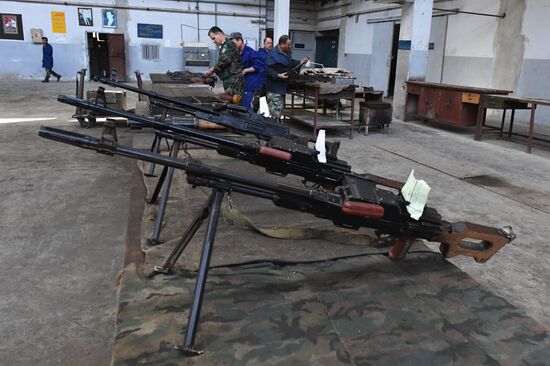 Artillery weapon, mortar and small arms repair works in Hama province