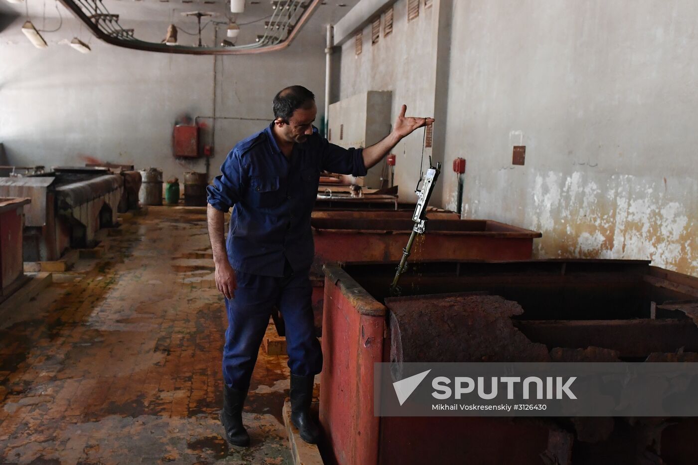 Artillery weapon, mortar and small arms repair works in Hama province