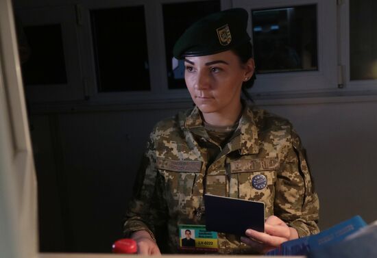 Ukraine-EU visa-free regime comes into force