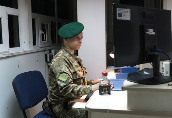 Ukraine-EU visa-free regime comes into force