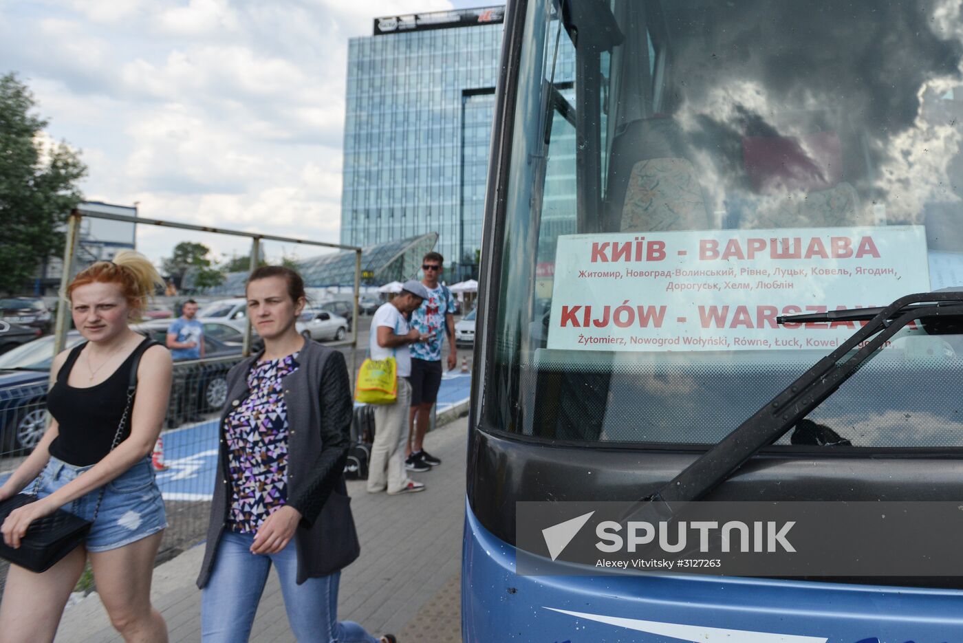 EU introduces visa-free travel for Ukraine