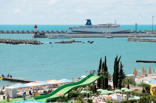 First passenger voyage of Knyaz Vladimir cruise liner, Sochi