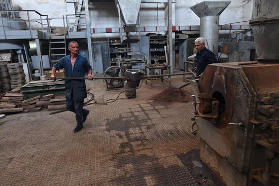 Armored vehicle maintenance company in Homs