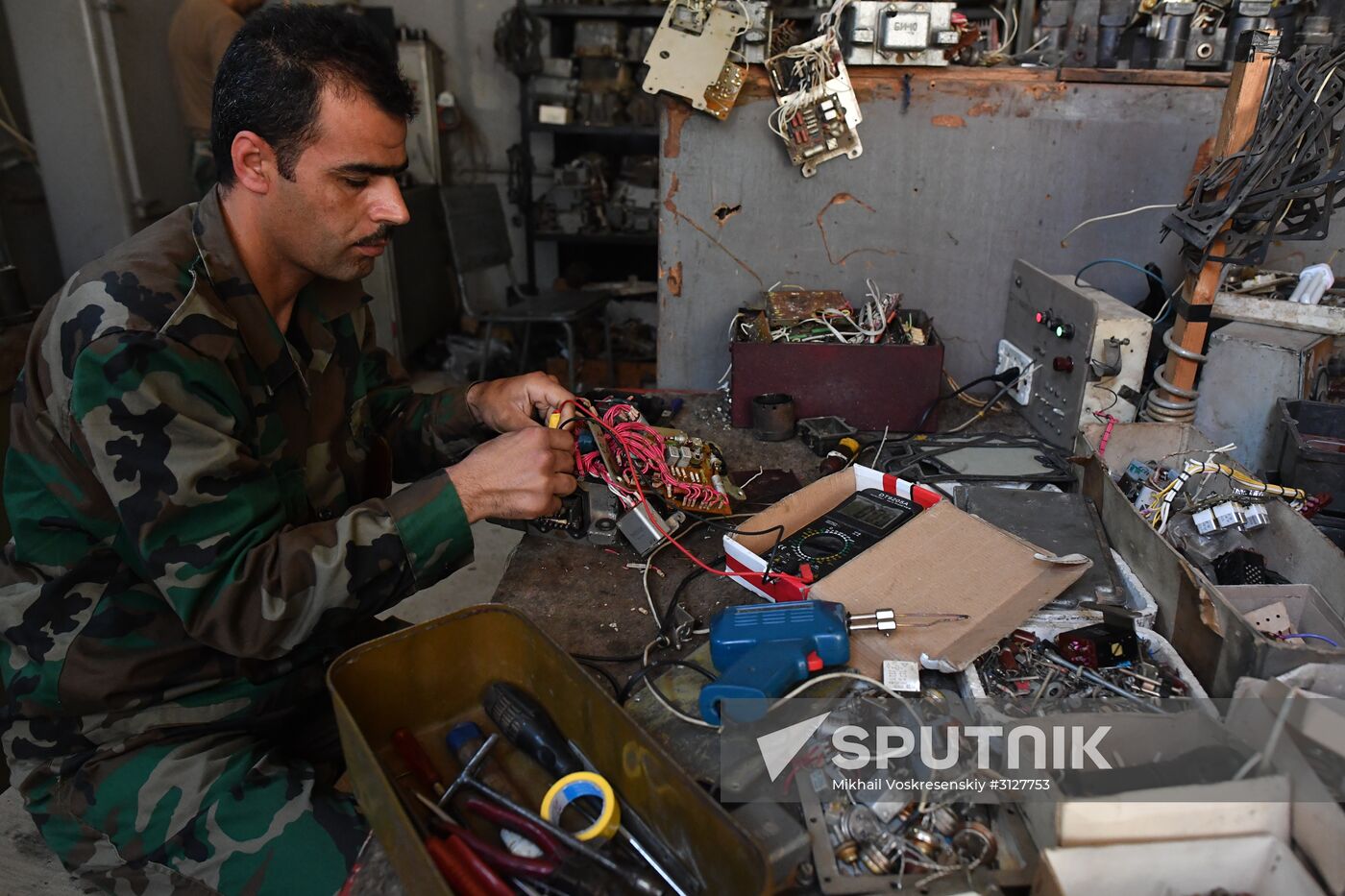 Armored vehicle maintenance company in Homs