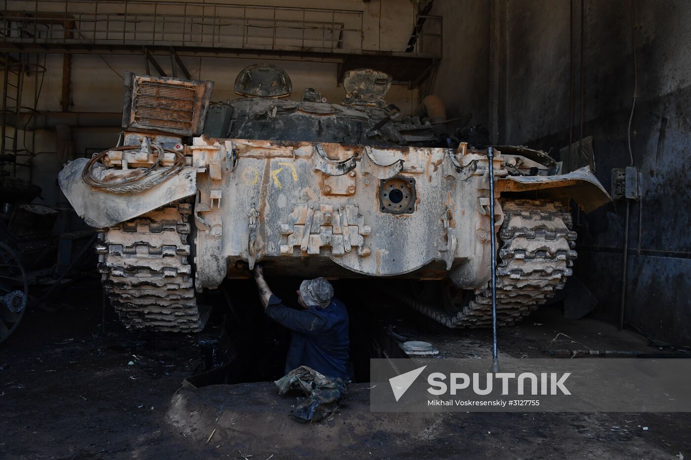 Armored vehicle maintenance company in Homs