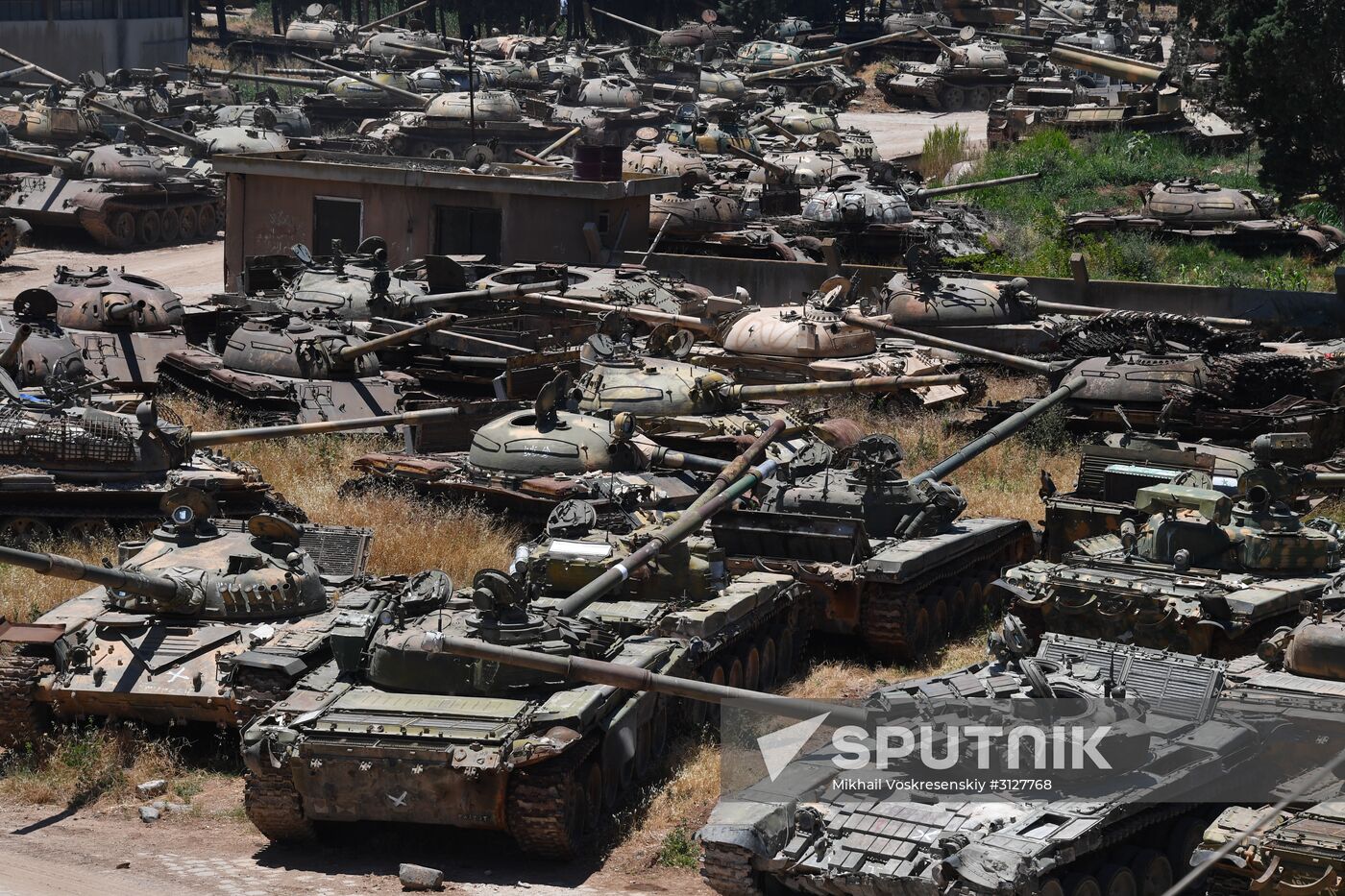 Armored vehicle maintenance company in Homs