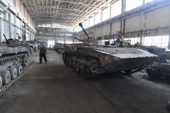 Armored vehicle maintenance company in Homs