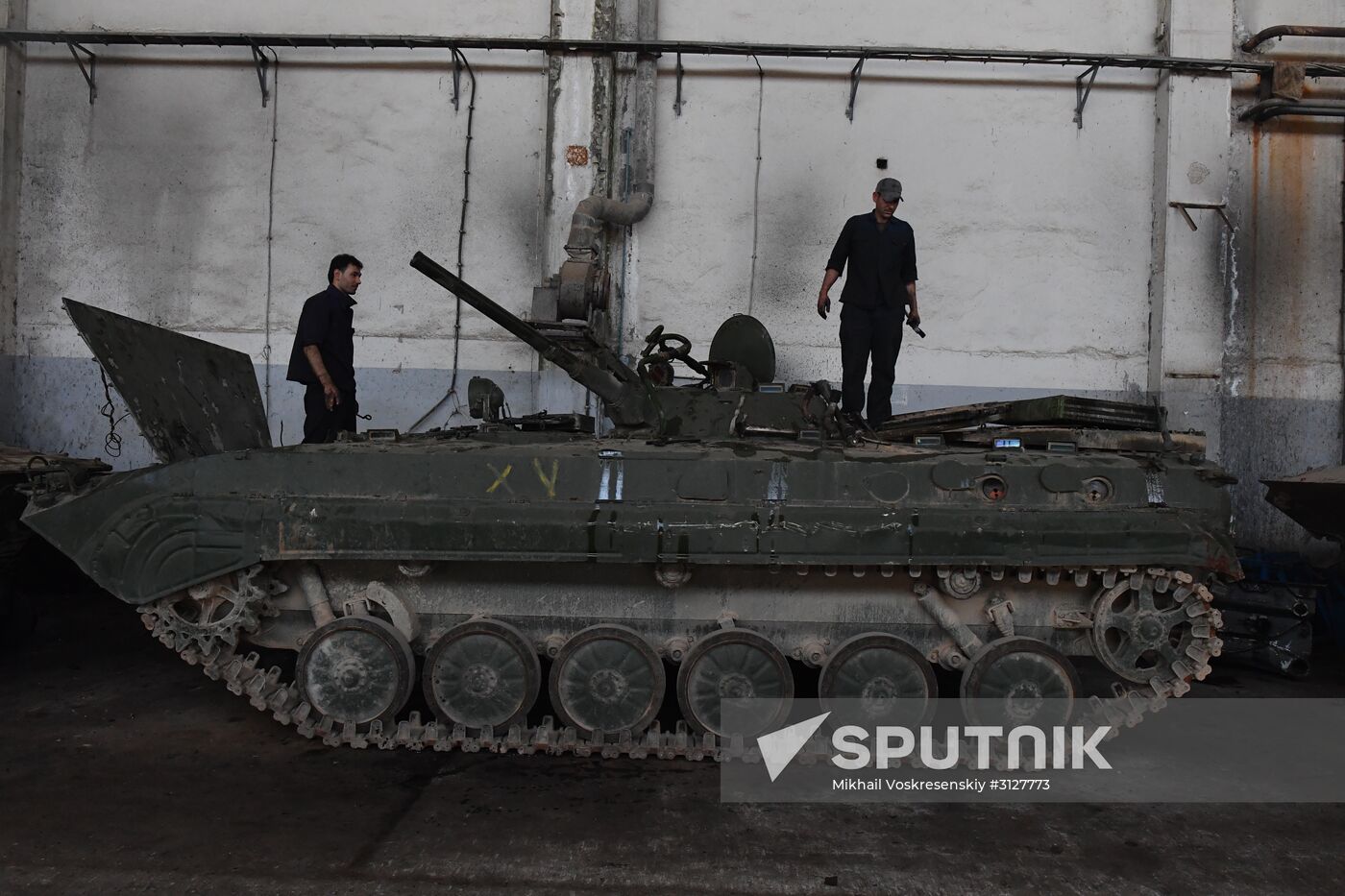 Armored vehicle maintenance company in Homs