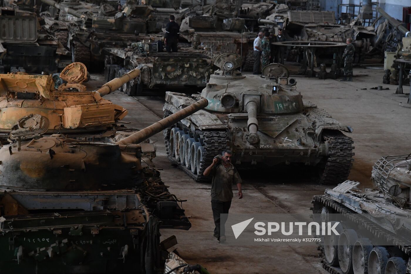 Armored vehicle maintenance company in Homs