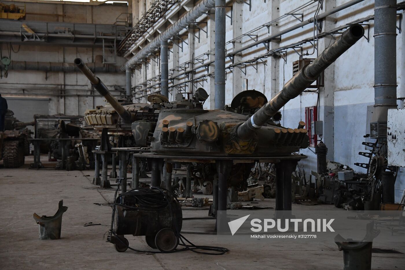 Armored vehicle maintenance company in Homs